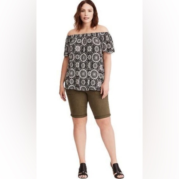 Torrid Medallion Print Off Shoulder Top Size 1x - Picture 1 of 7